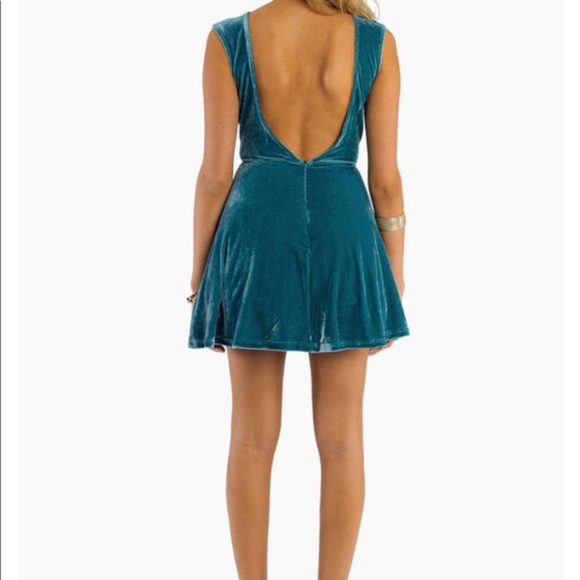 Tobi Red Velvet Dress Short Skater Sz M - Picture 6 of 6